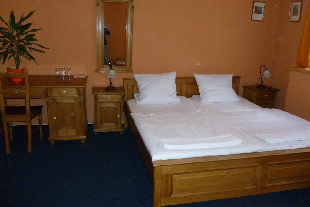 Hotel a Restaurace U Hrnčíře Kutná Hora Habitación foto